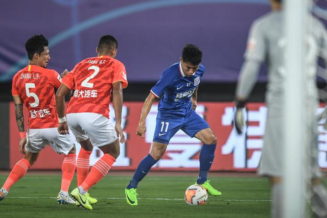 巴萨球员将身穿125周年特别版球衣出战